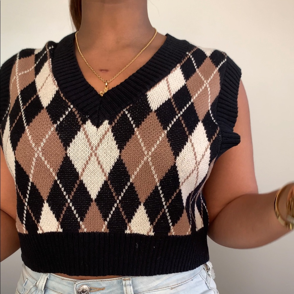 Cropped sweater vest
